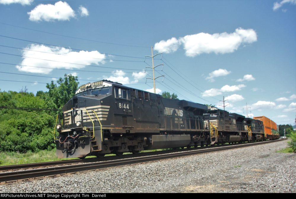 NS 8144 leads 211